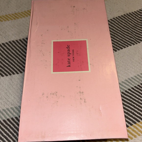 Kate Spade NY Camellia Pebbled Leather  Sz 9, New In Box. Pale Vellum - Picture 9 of 9